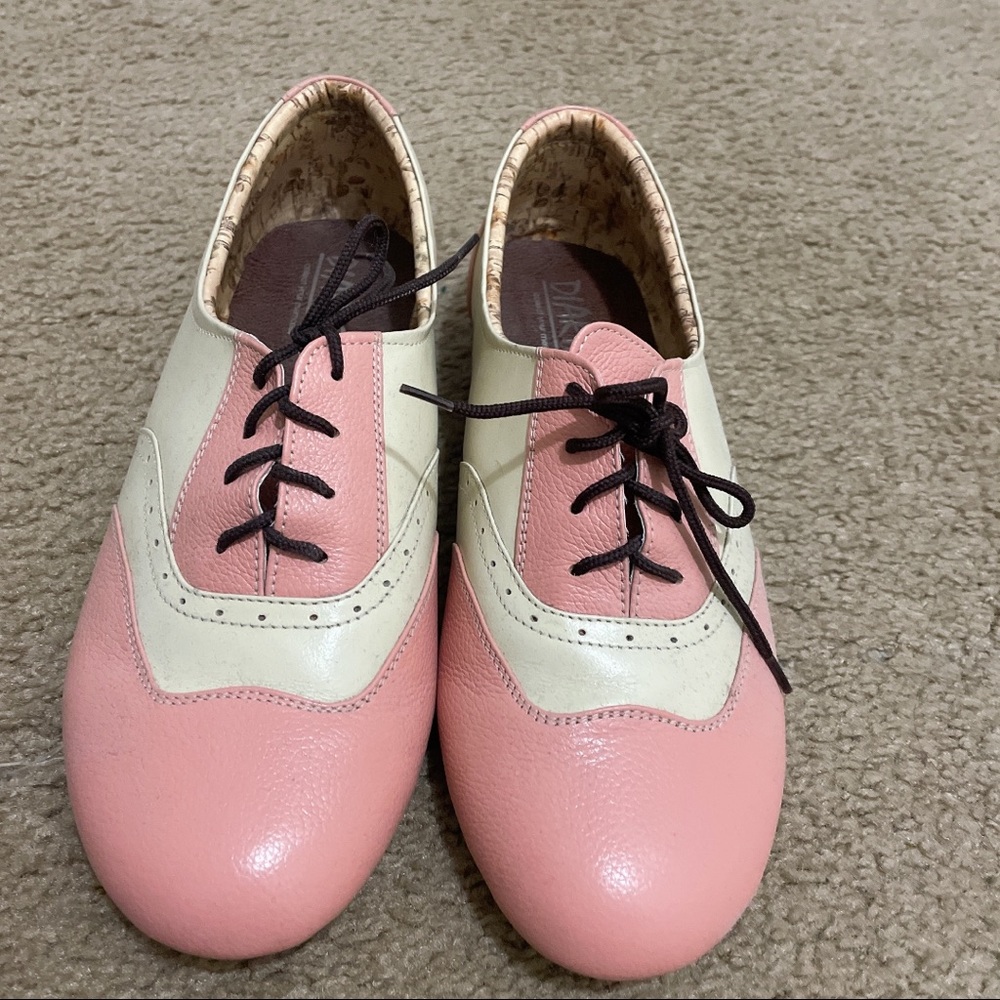 Oxfords style shoes